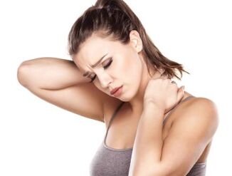 La ragazza ha l'osteocondosi del collo